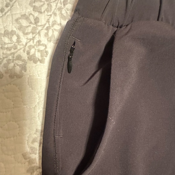 ZELLA black casual shorts with pockets size large - Picture 3 of 3